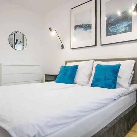 Perlowa Przystan Sienkiewicza Apartment